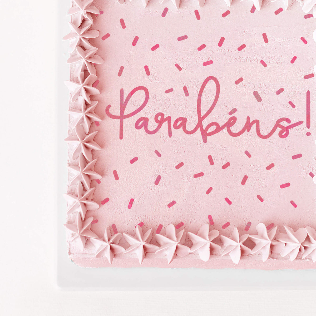 Bolo de aniversário 30 anos rosa com cobertura de açúcar e icing – Love In  a Cake